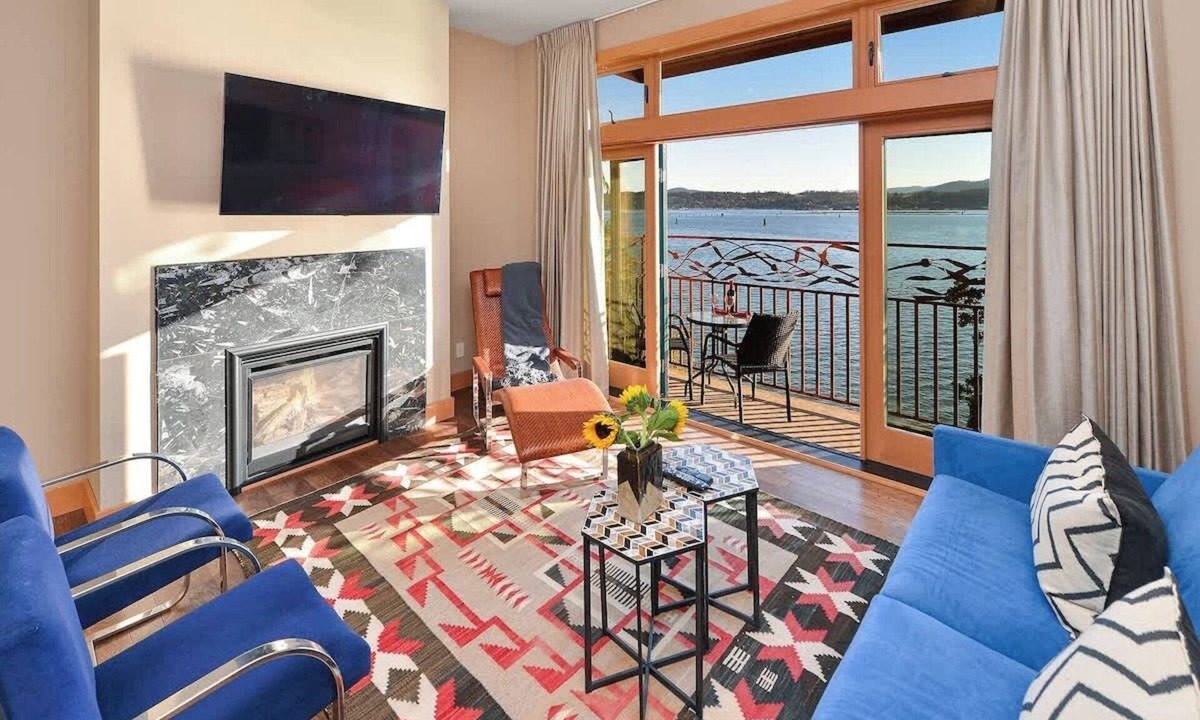 Cowichan Bay Condo | Salishan Chief Suite