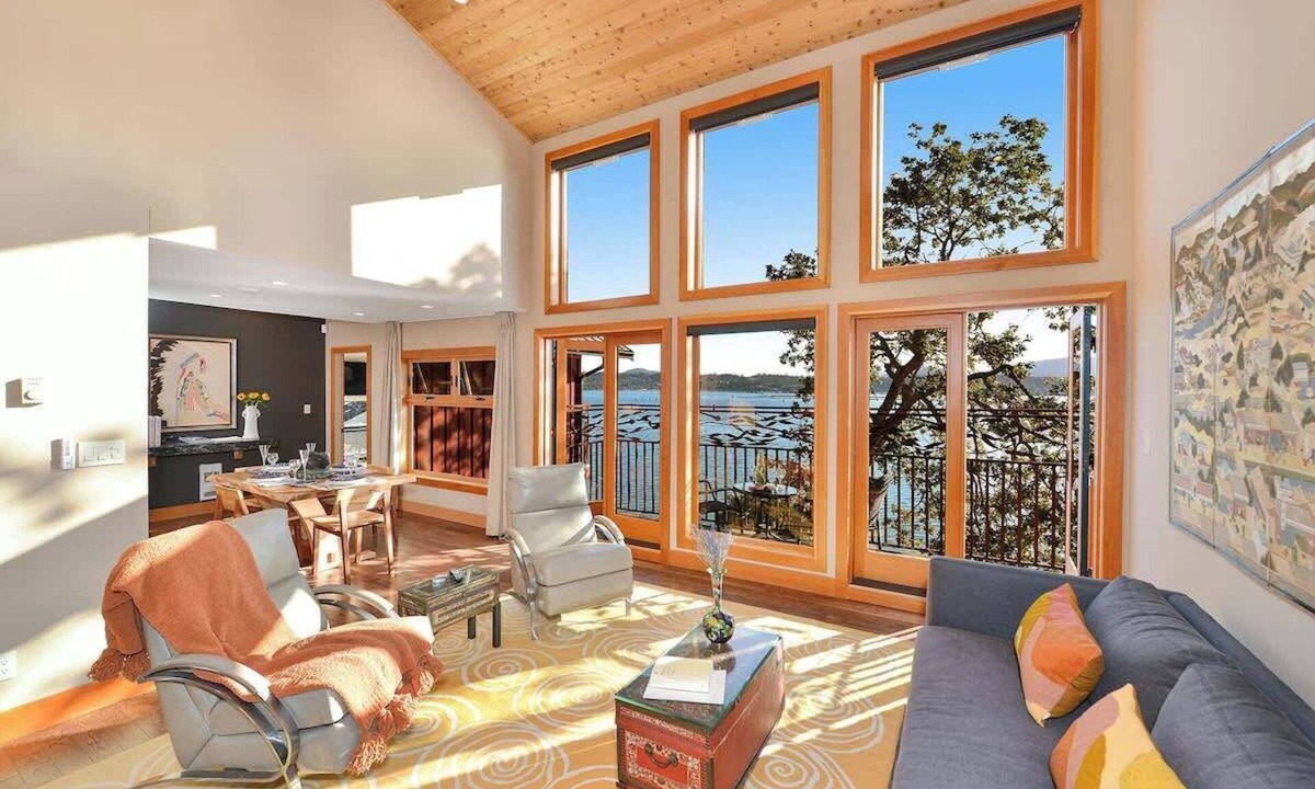 Cowichan Bay Condo | Salishan Tree House Suite