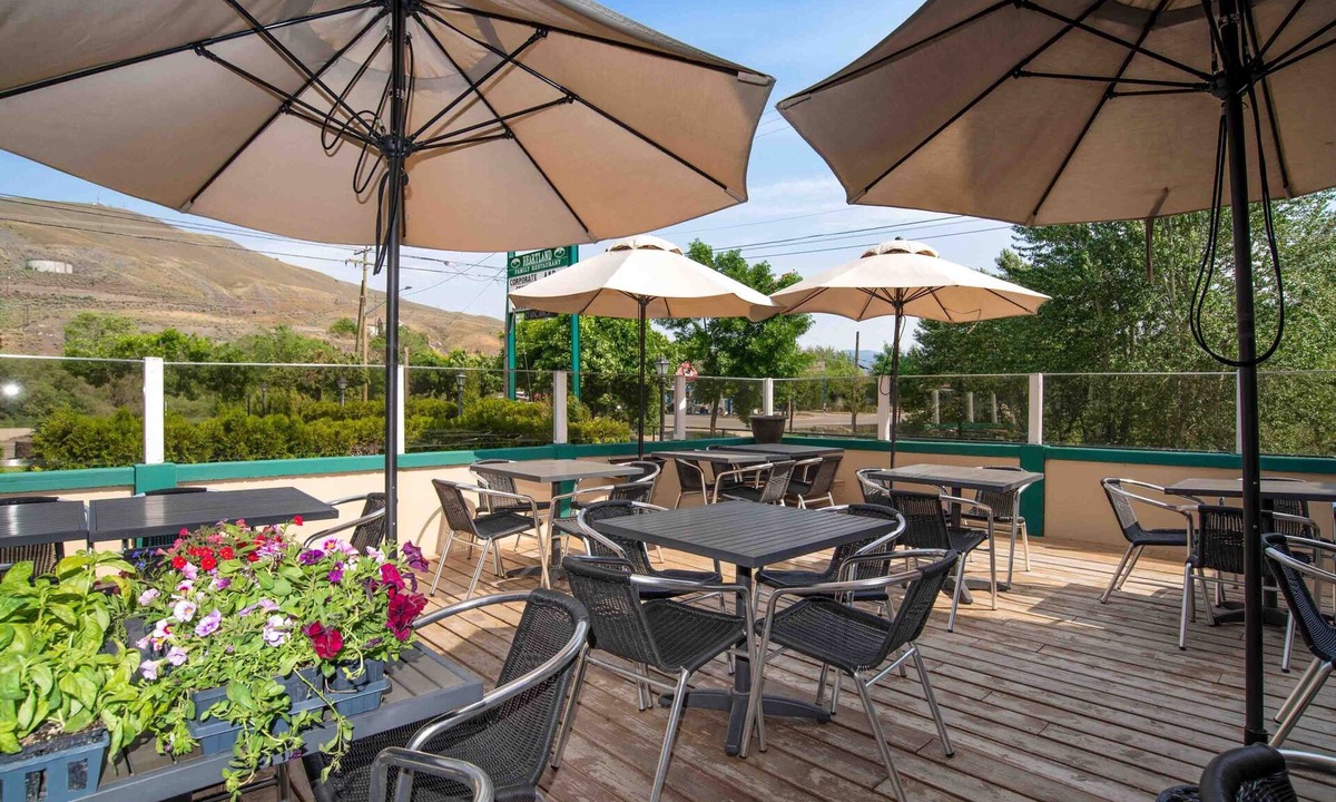 Cache Creek Hotel | Sandman Inn Cache Creek
