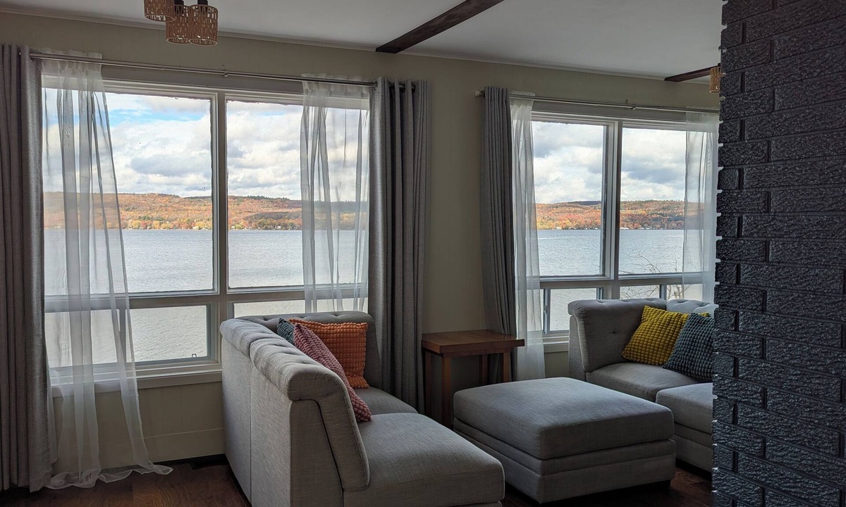Champlain House | Scenic River Waterfront Cottage - Panoramic Views