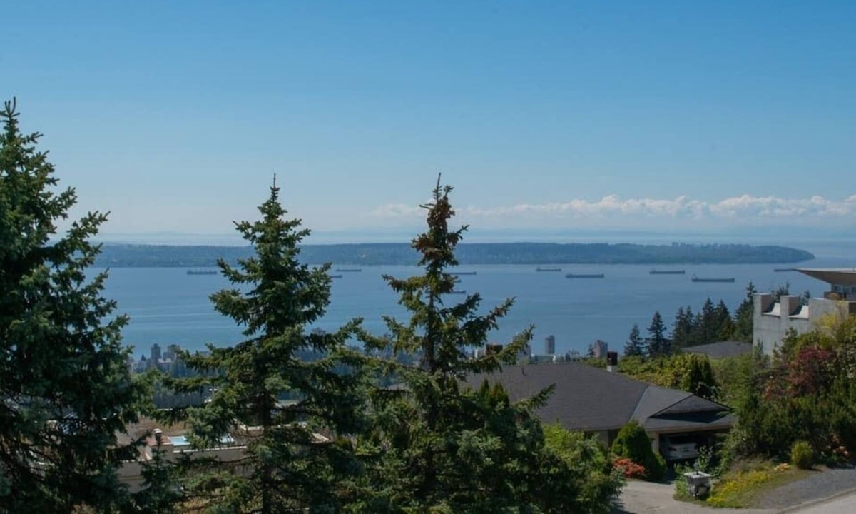 West Vancouver Villa | SeaSky Oceanview Villa Weekly Special - 4BD
