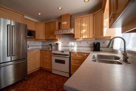 Delta Apartment | Serene Garden Suite