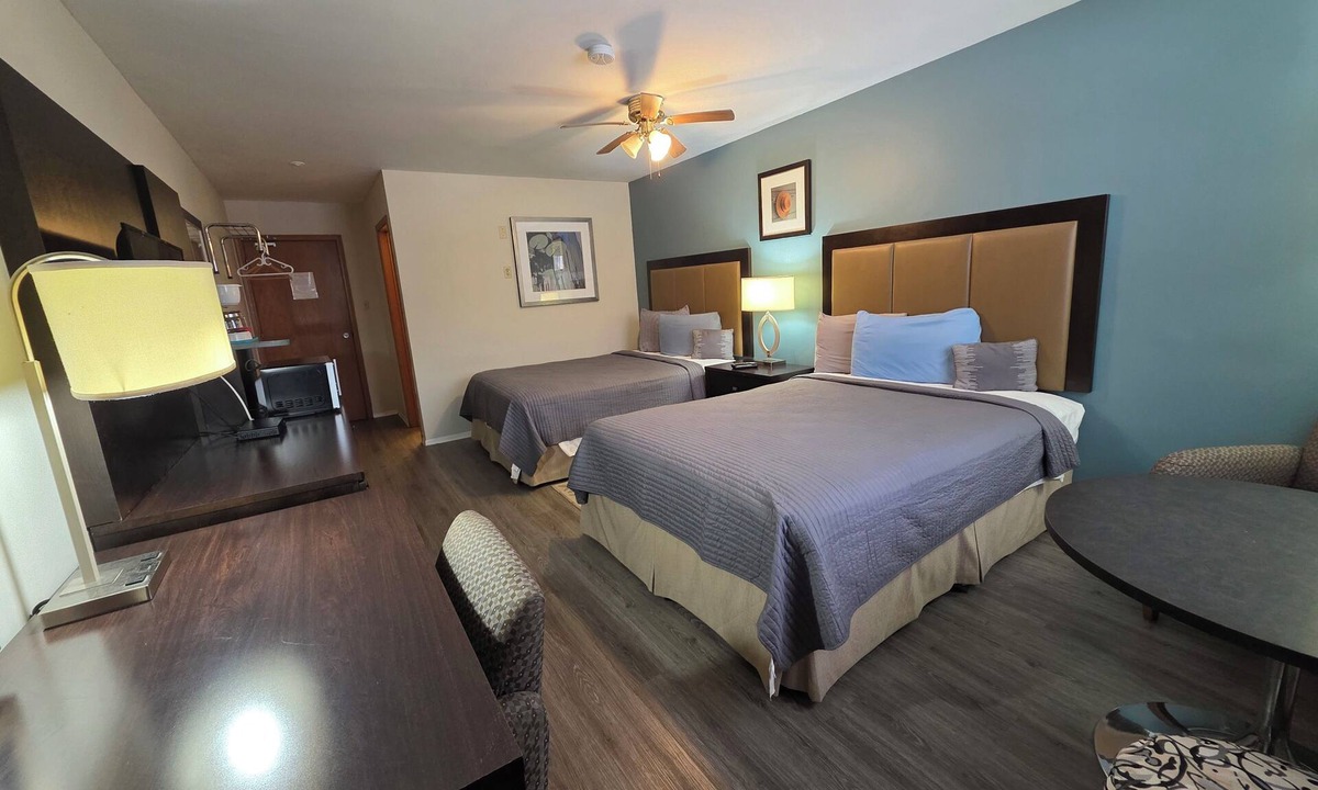 Wiarton Hotel | Shenstone Motor Inn