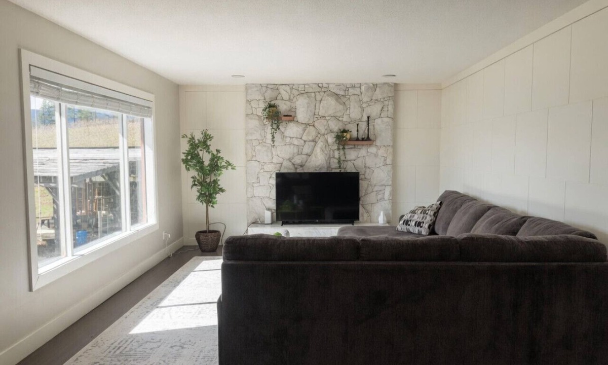 Creston House | Silver Oak Luxe Stay | King Bed | Retreat