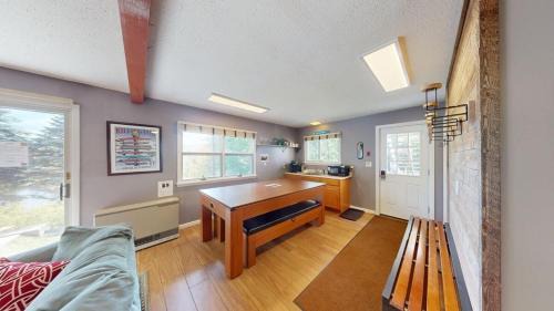 Pittsfield House | Silver Spring Chalet Spacious 4BR Retreat 1888