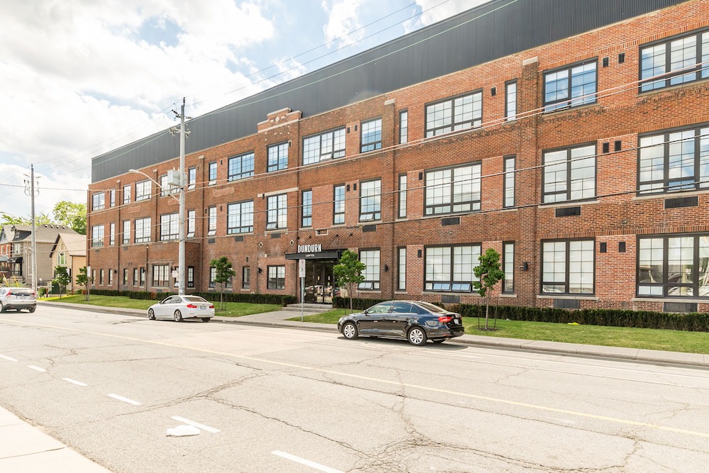 Kirkendall North Hotel | Simply Comfort. Dundurn Lofts