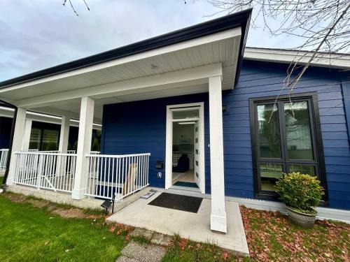 Metro Vancouver Regional District Villa | Skana South