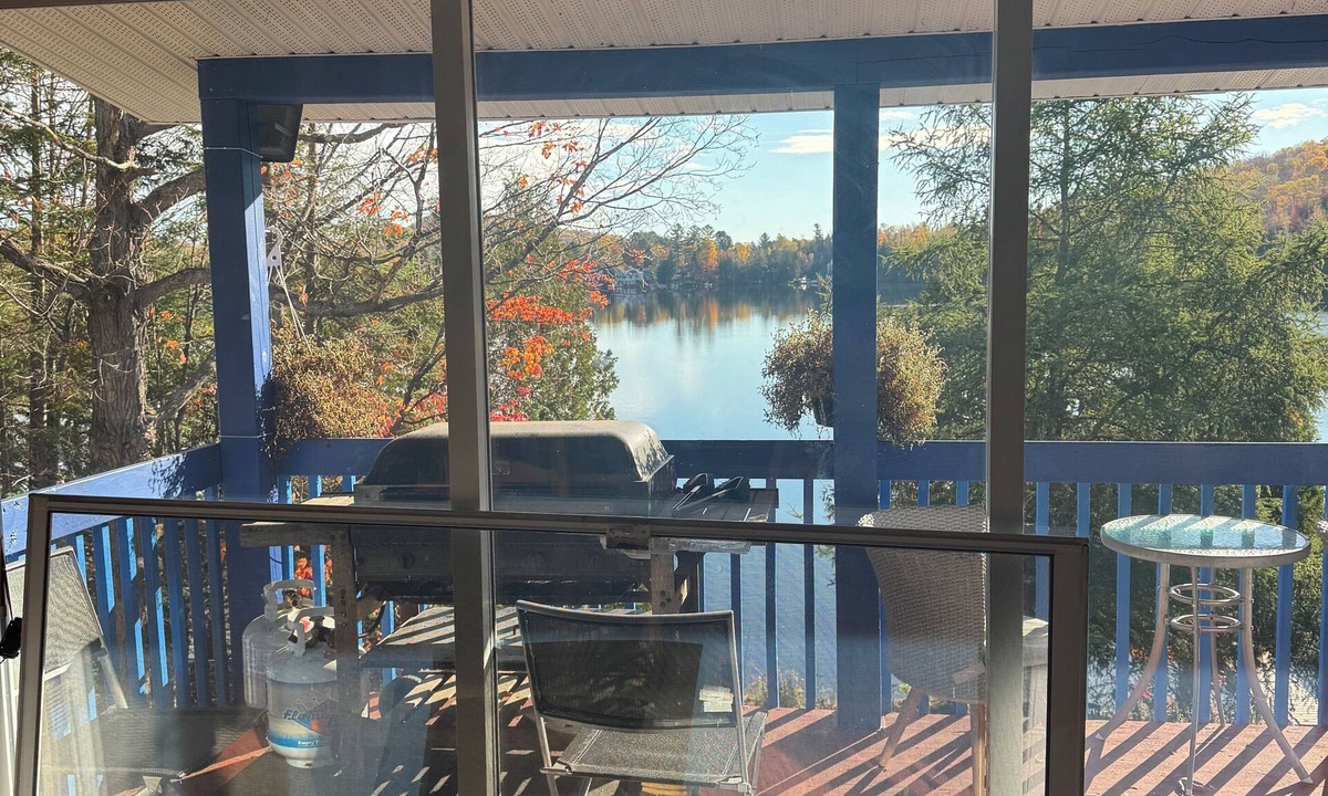 Chertsey Ski Chalet | Ski chalet - Water front - Ski resort