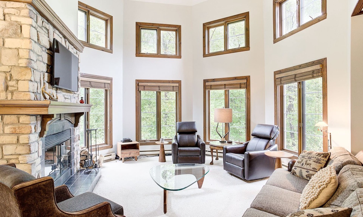 Mont-Tremblant Condo | Ski in shuttle out Mont Tremblant resort Casino