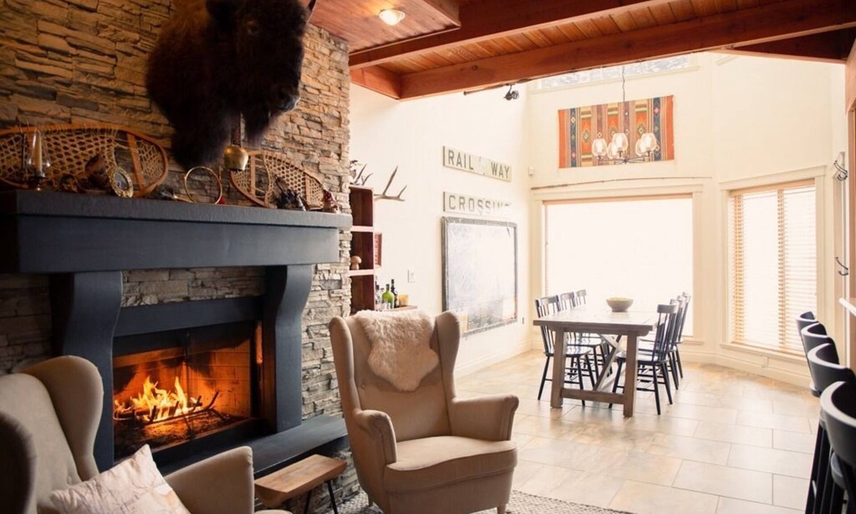 Apex Mountain House | Ski In/Ski out paradise at Apex Resort!