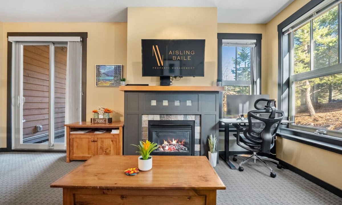 Panorama Apartment | Snowy Lodge | Ski-In/Out | Upper Village | Pets Ok