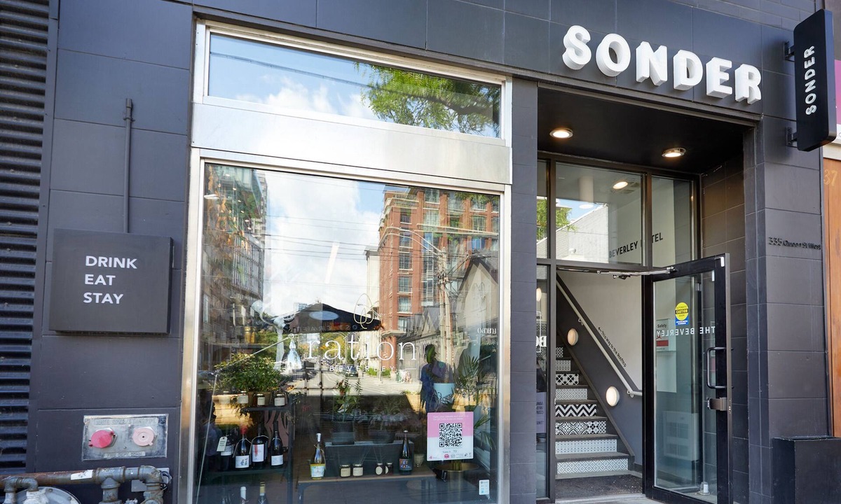Downtown Toronto Apartment | Sonder The Beverley | Full Room