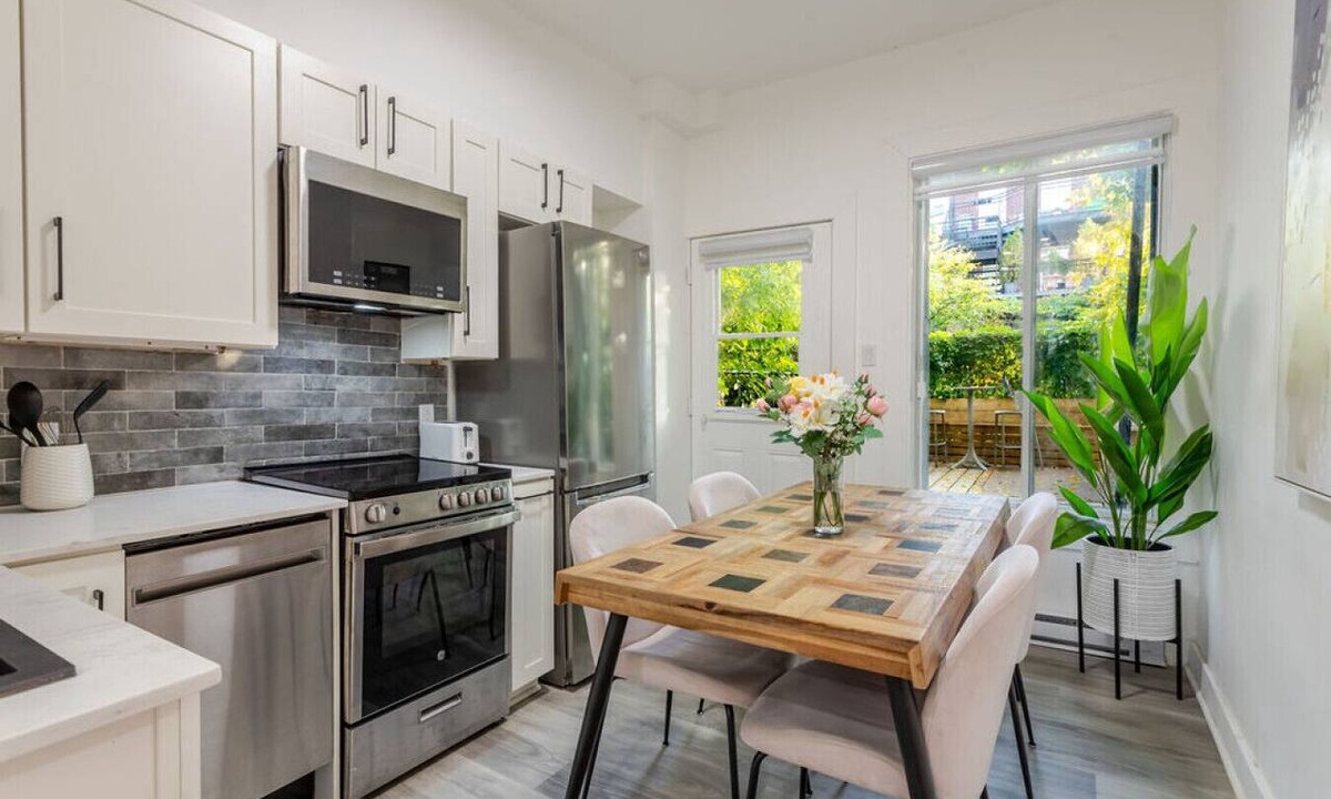 Sainte-Marie Apartment | Sophisticated 3BR with Outdoor Retreat