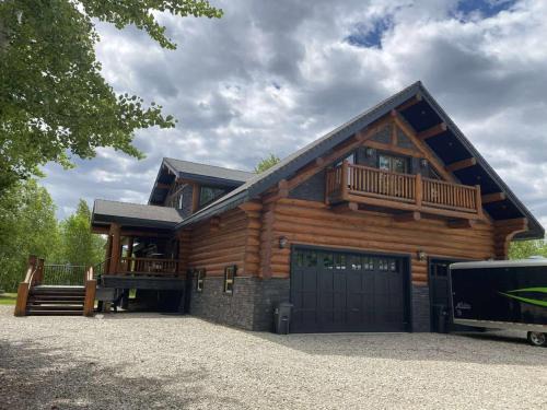 Valemount Villa | Southview Lodge