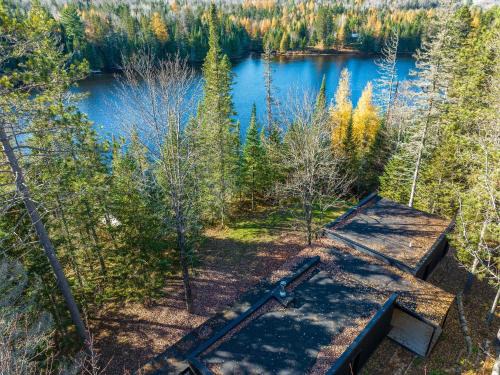 Saint-Alphonse-Rodriguez Ski Chalet | Spa and Escape by the Water - Loveshack