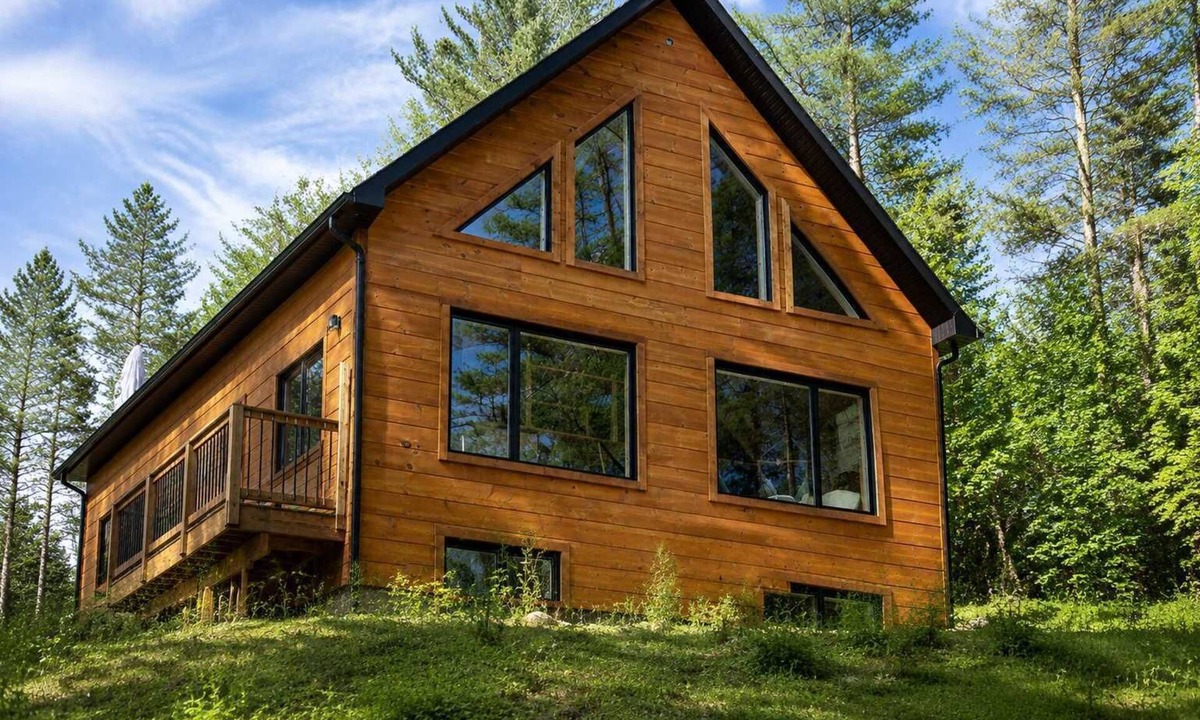 Lac-du-Cerf Ski Chalet | Spa & Lake Access | Nature Grand Lac-du-Cerf