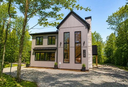 Chertsey Ski Chalet | Spa & Lake - Orphee