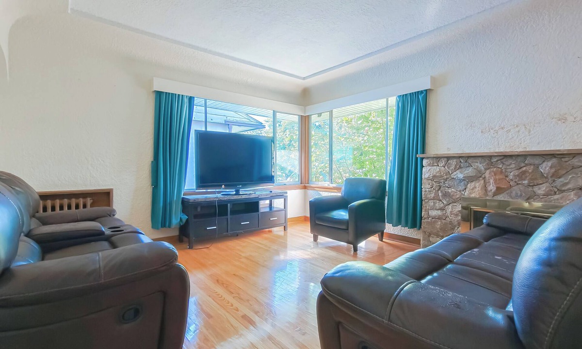 Kerrisdale House | Spacious 3 BDR House @ South Van