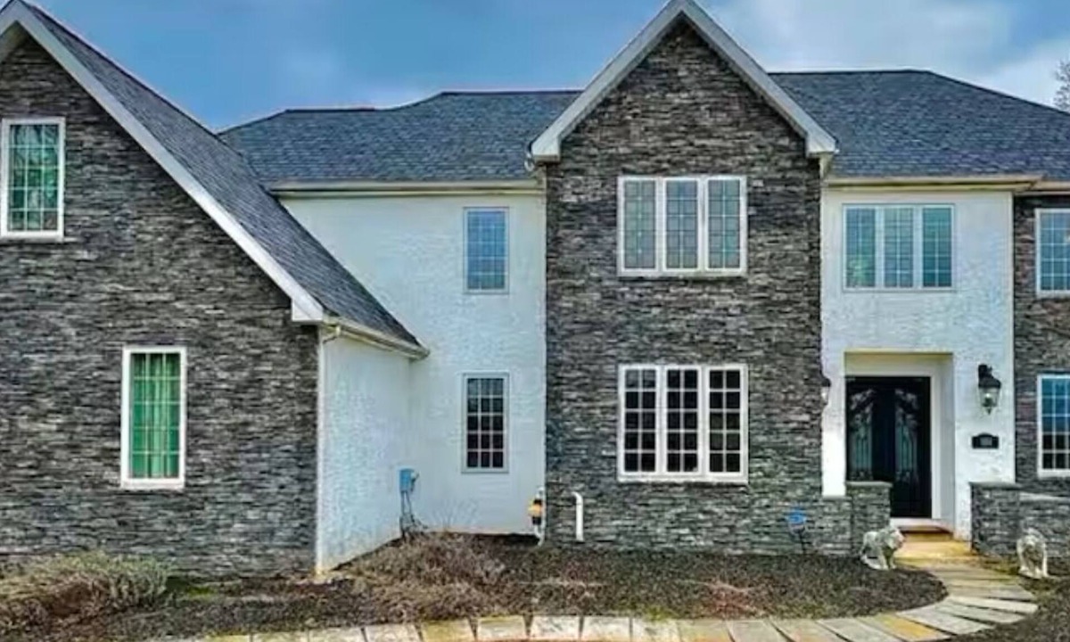 Kennett Square House | Spacious 5-bedroom estate in Kennett Square with Heated Resort Pool