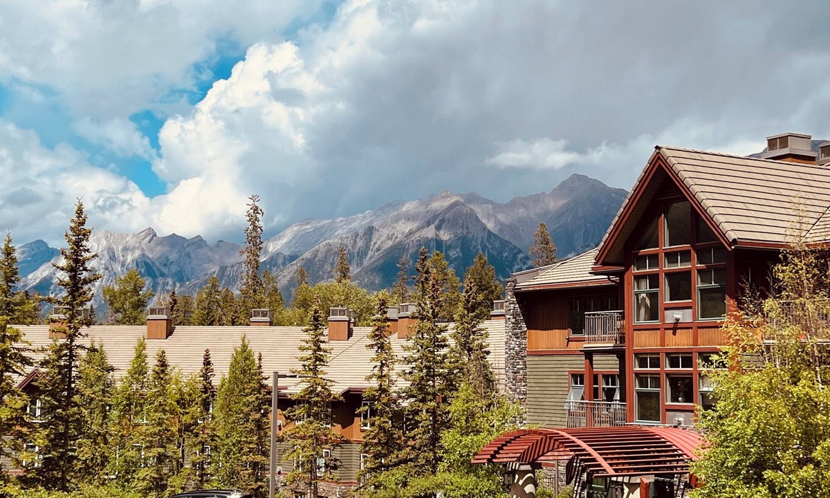 Canmore Resort | Spacious Condo Unit Nestled on Three Sisters Mountainside