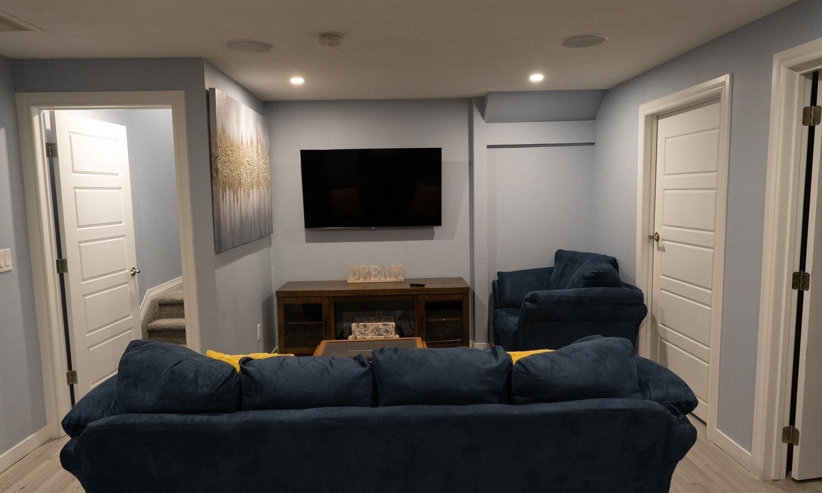 West Edmonton House | Spacious suite