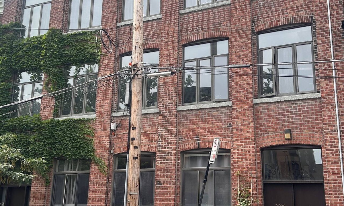 Ville-Marie House | Spectacular Urban Loft Downtown on Quiet Street