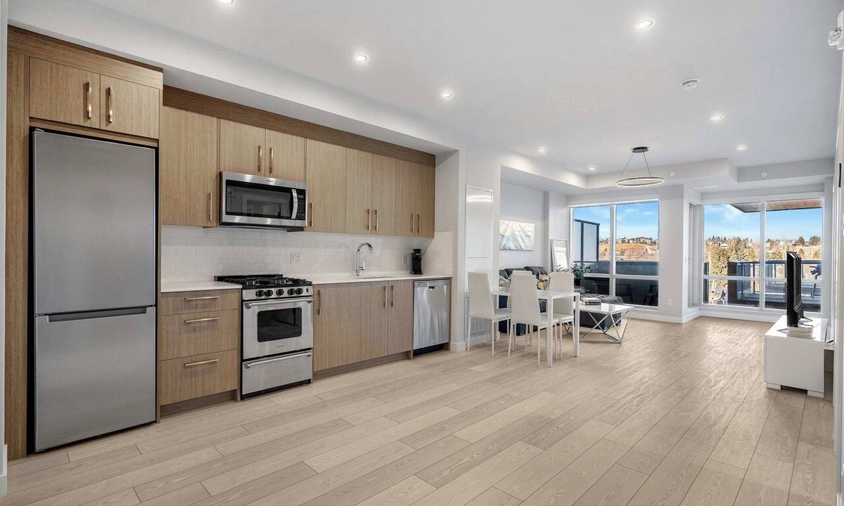 Kensington Condo | Stampede! 2BR w Kids Den, FREE Banff Pass