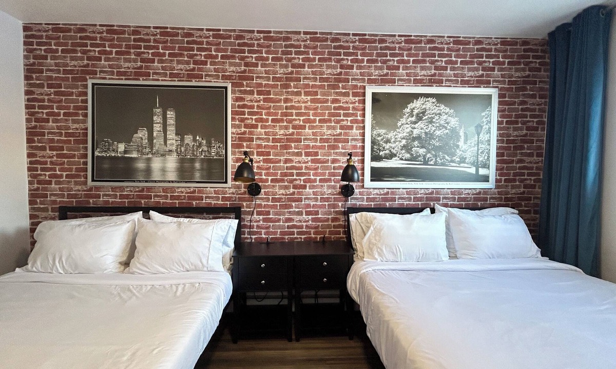 Southwest Calgary Apartment | Stampede |BMO | Stanley Park | Sleeps 6