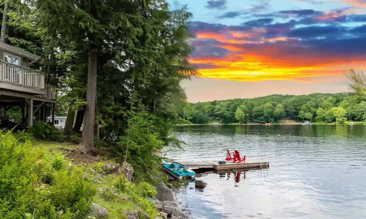 Muskoka Lakes Cottage | Starlink, Firepit, 2x Living Rm Muskoka Waterfront