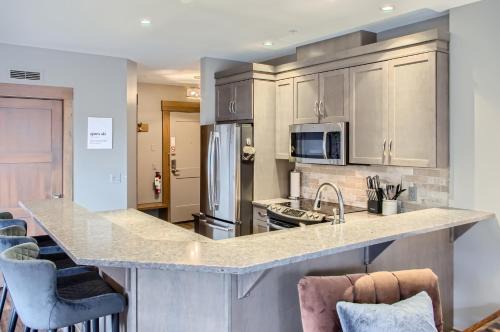 Big White Ski Resort Apartment | Stonegate Resort Unit B108