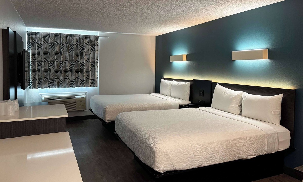 Harbor Hotel | Studio 6 Carson, CA