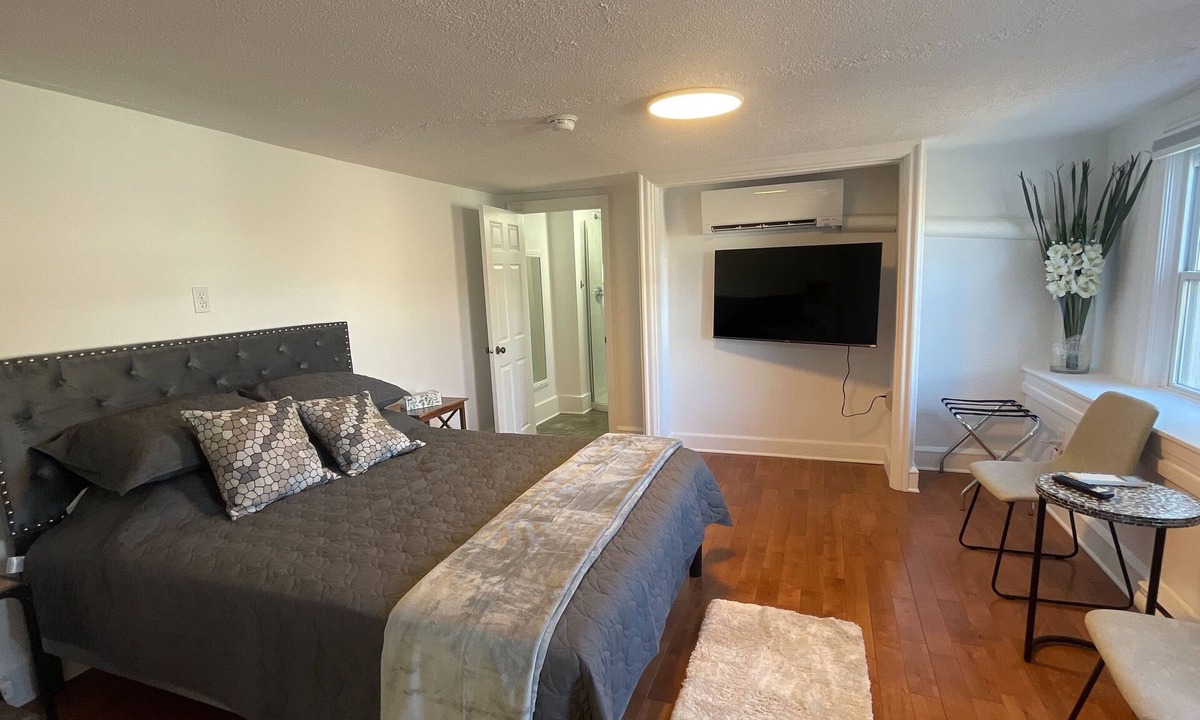 Wolfville Apartment | Studio-like Comfort in Wolfville’s Beating Heart