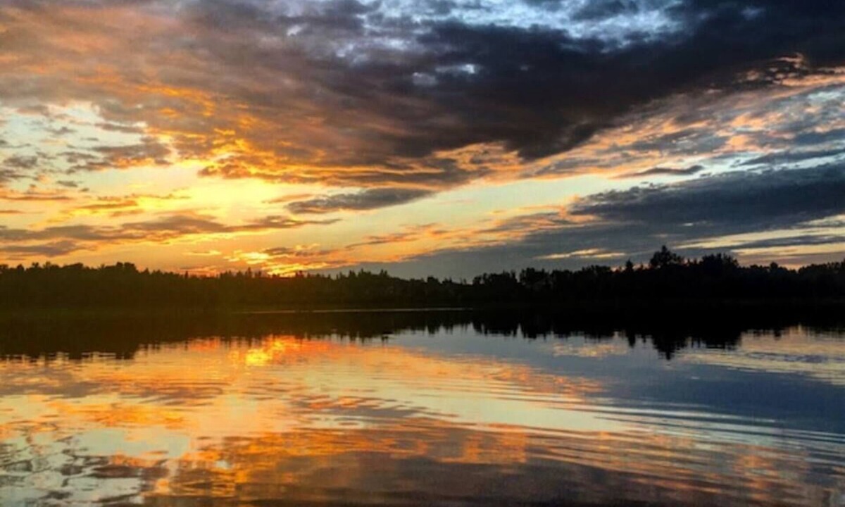 Spring Lake House | Stunning Lakeside Suite. Peaceful. Quite.Trails & Fishing.