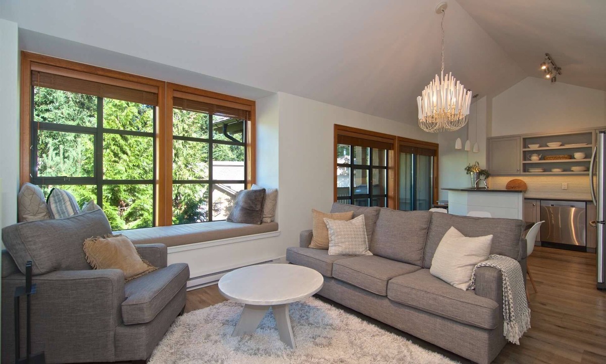 Blackcomb House | Stunning newly remodeled - spacious townhome in Upper Village. Great for Families!r Free ski shuttle
