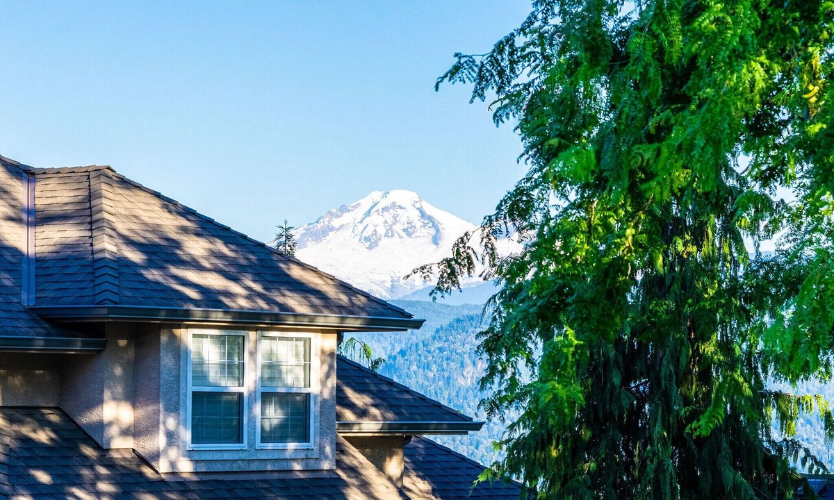 Upper Ten Oaks House | Stunning Rustic Vacation home w/180 Mountain View