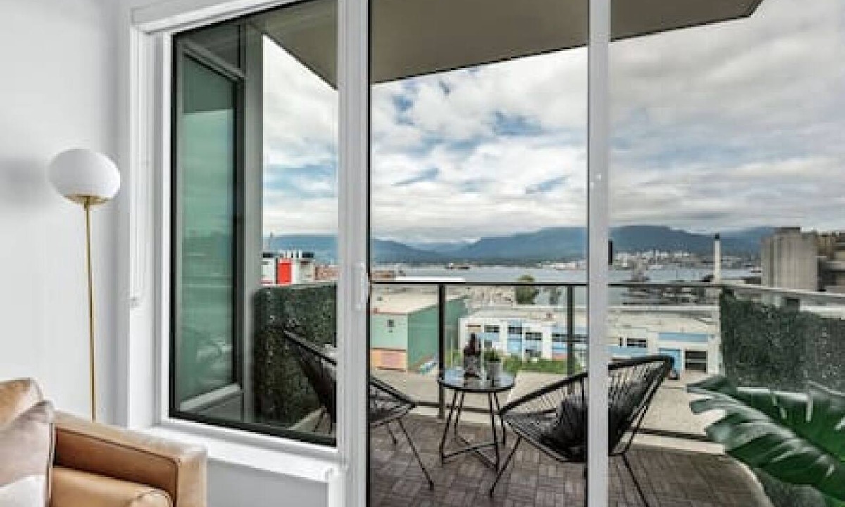 Downtown Eastside Apartment | Stylish 2BR with Panoramic City & Mountain Views!