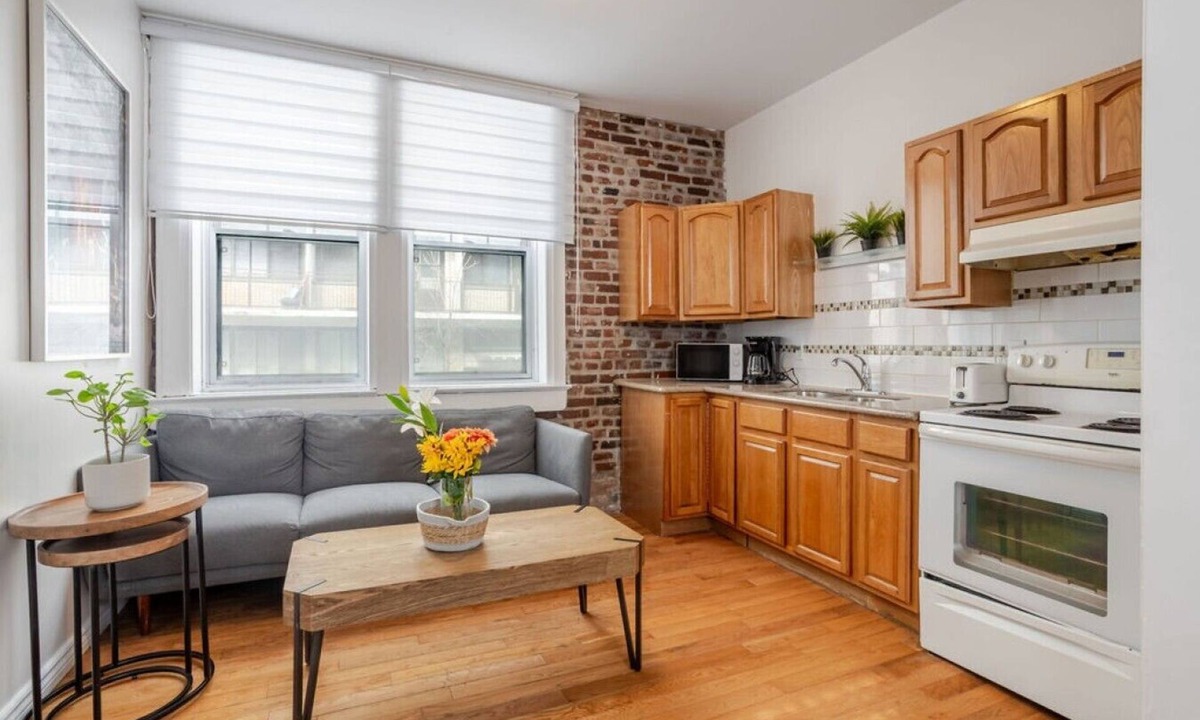 Shaughnessy Village Apartment | Stylish 3BR downtown Montreal