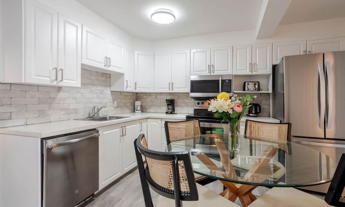 Sainte-Marie Apartment | Stylish 3BR in Montreal