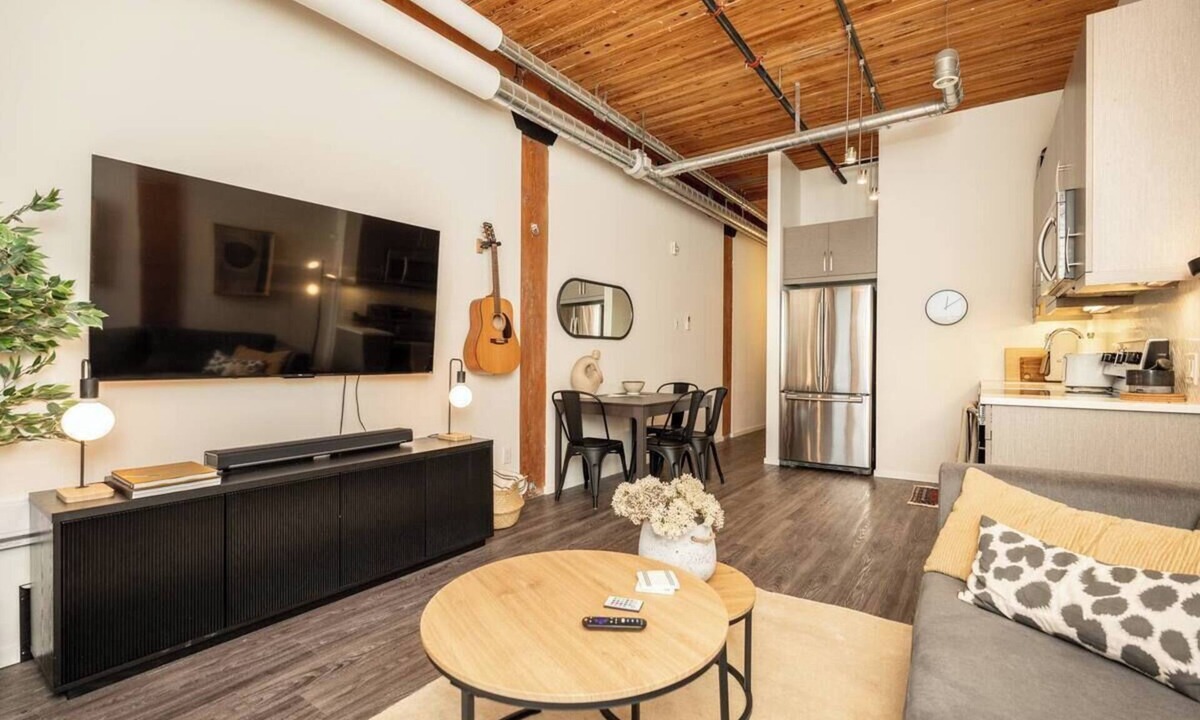 Exchange District Condo | Stylish Exchange District Suite | 2 Bed | 1 Bath |