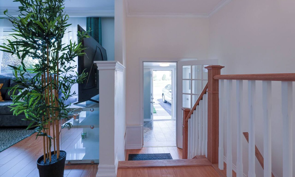 Whitby House | Stylish Home near Luxury Spa & GO Station