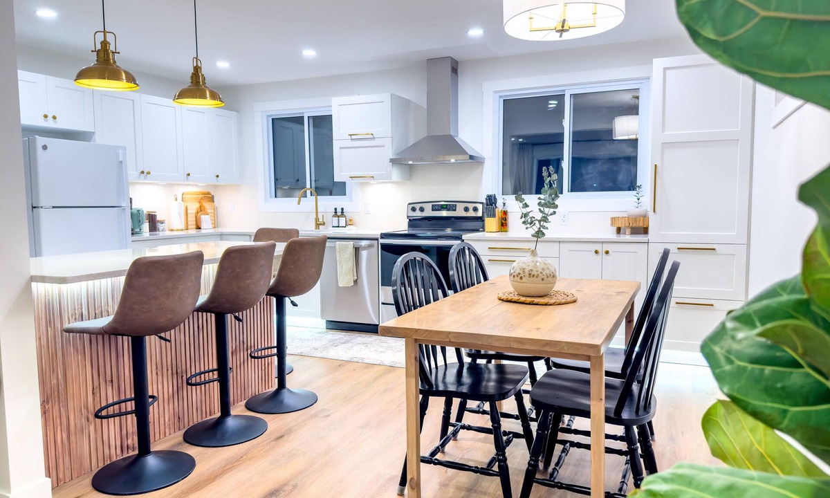 Thunder Bay House | Stylish Newly-Renovated Home in a Central Location