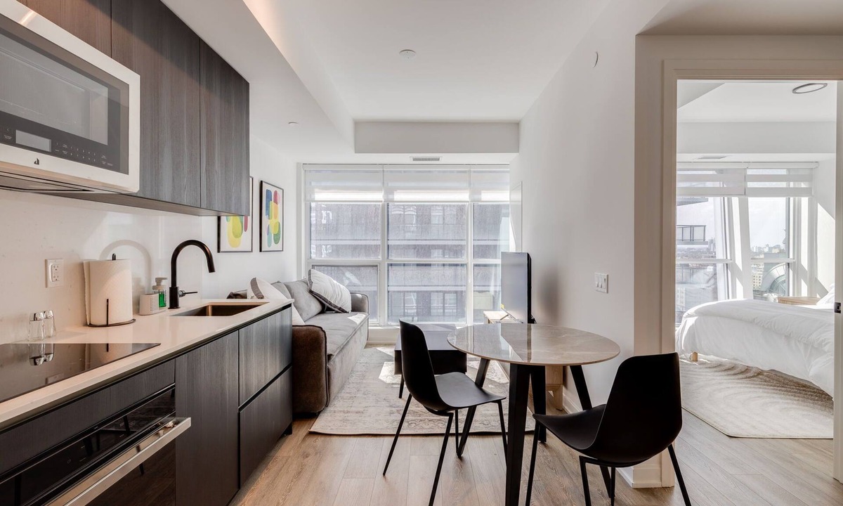 Wellington Place Condo | Stylish Sunlit Condo in Downtown Toronto