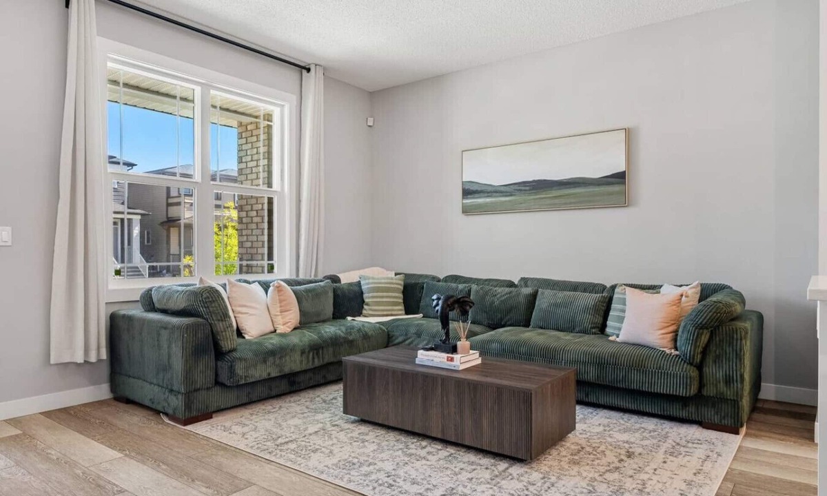 Southeast Calgary House | Sunset on Seton | Office | Fenced Yard | AC | Luxe