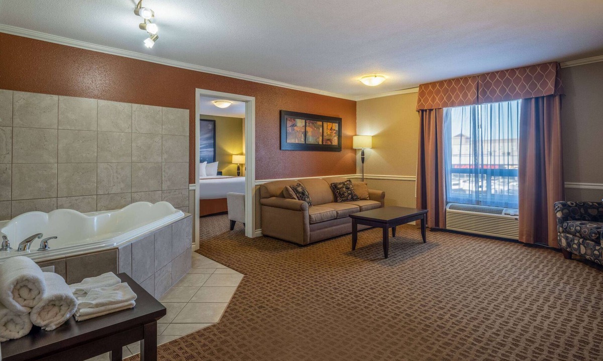 Leduc Hotel | Super 8 by Wyndham Edmonton International Airport