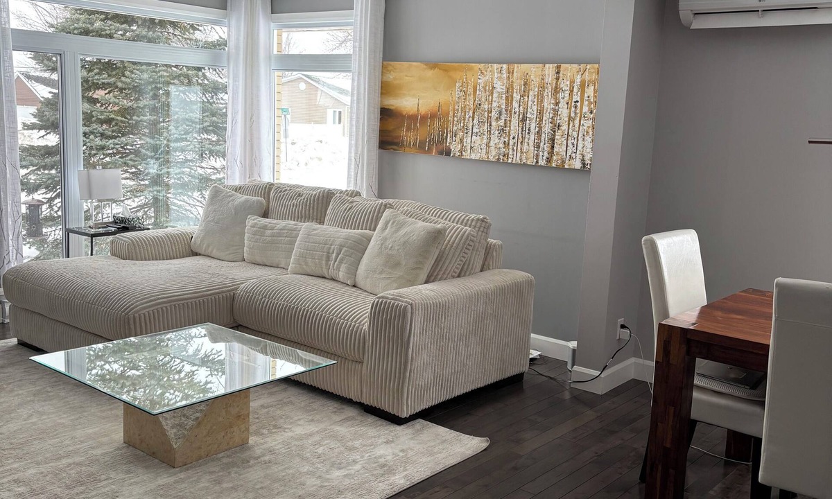 Jonquiere House | Superb Saguenay home