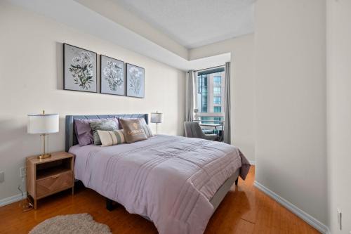 Fort York Apartment | Superior 1Bedroom&DEN Condo with Balcony
