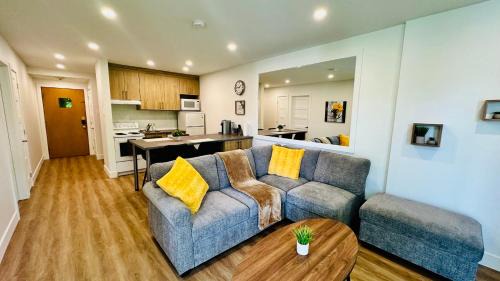 Mont-Tremblant Village Apartment | Swimming Pool Spa - Condo Mont Tremblant