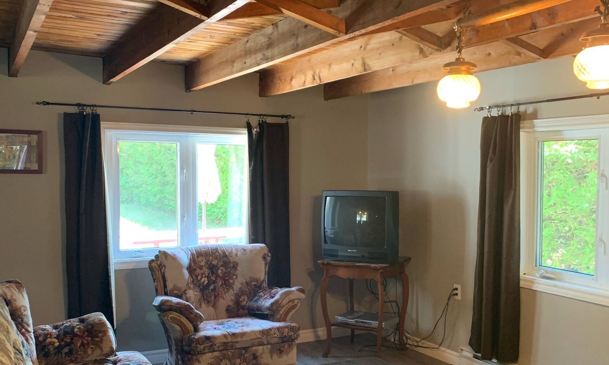 Sauble Beach Cottage | The Bruce Beckons Cottage