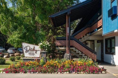 Banff Hotel | The Dorothy Motel