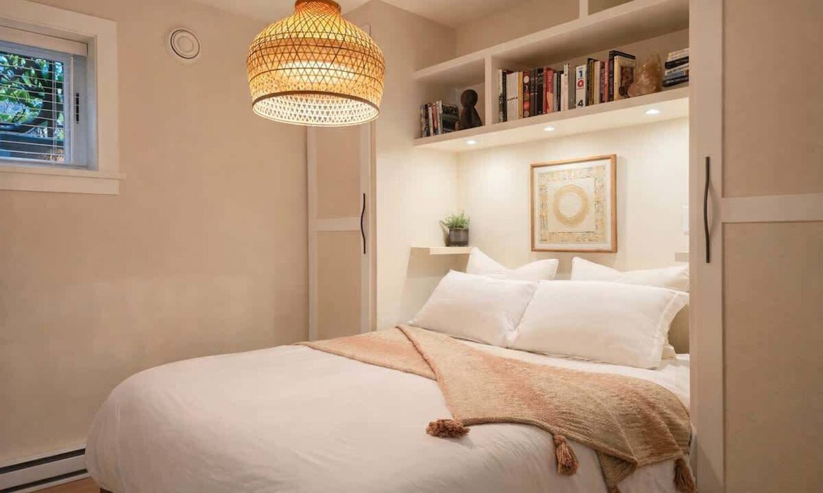Uptown House | The Ellery | Garden Suite Historic Queen’s Park